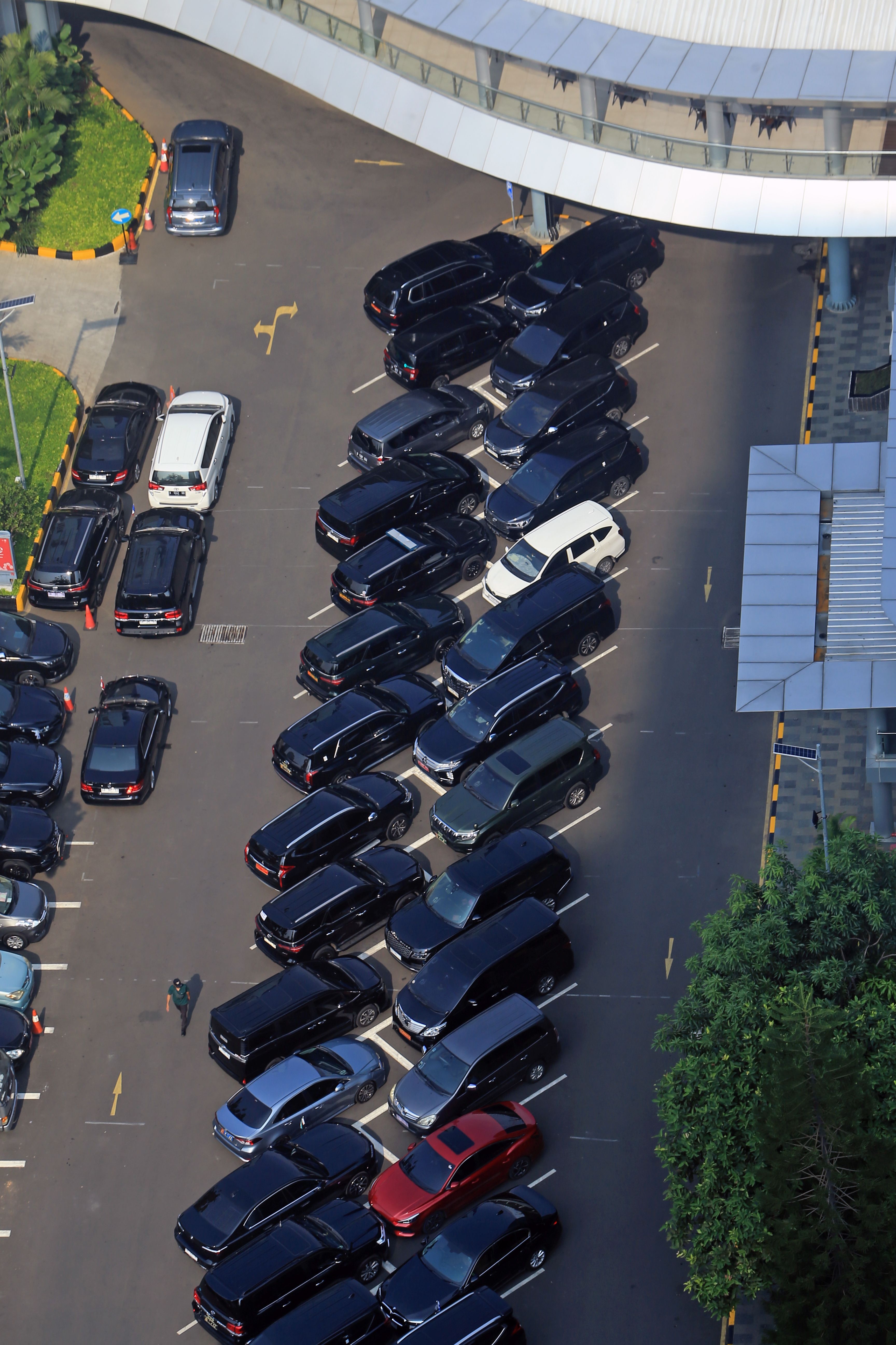 Mercedes-Benz V250 đưa đón sân bay Nội Bài